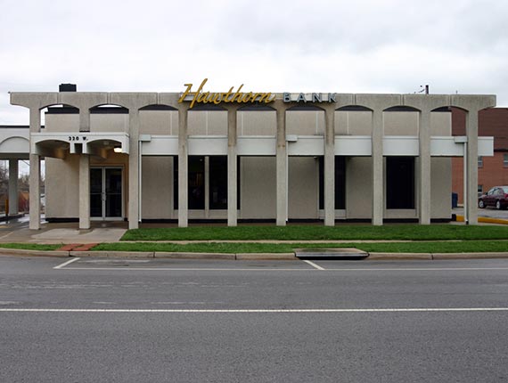 Hawthorn Bank Independence Banking Center - White Oak